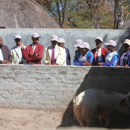 Gobelo-Farm-Tour-ATH-Students35.jpg